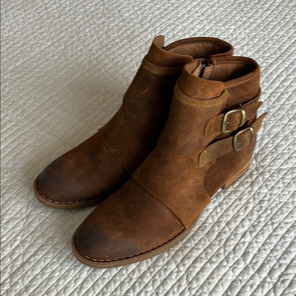 Women’s BORN ankle boots